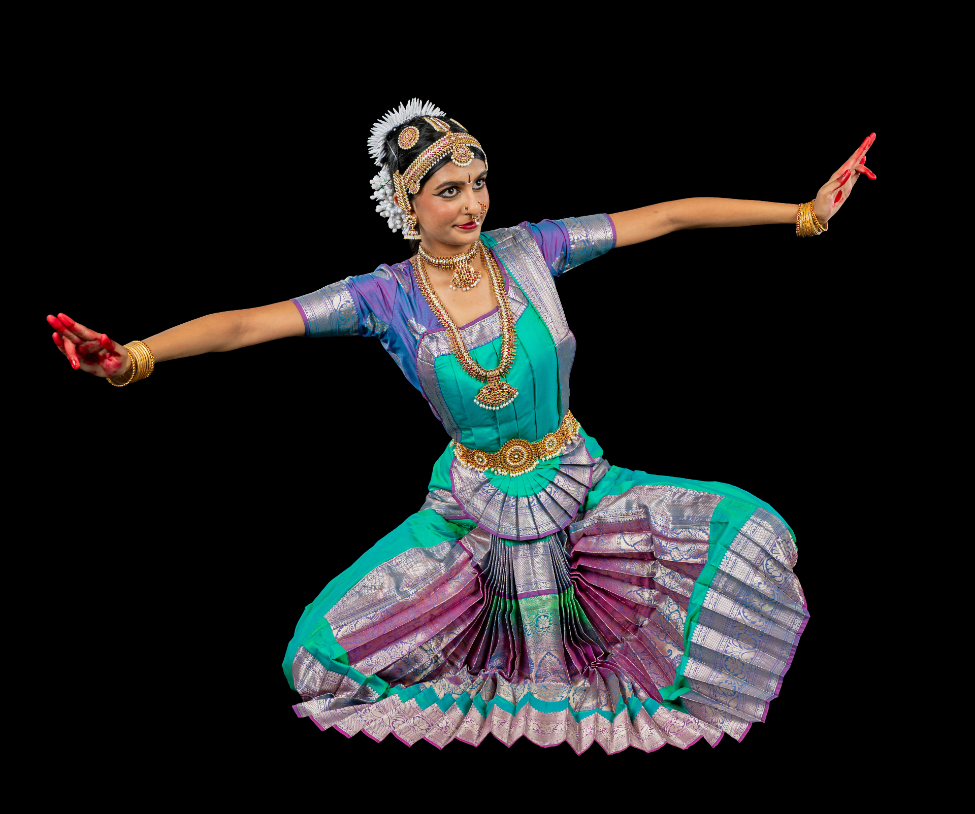 Diya Shah in Bharatanatyam pose